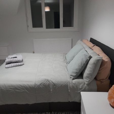 Elegant Spacious 3 Bed- Sleeps 6 -Have A Glamorous Getaway Гейл Екстер'єр фото