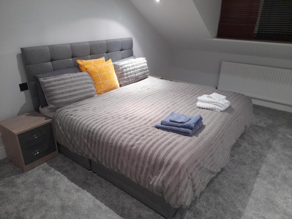 Elegant Spacious 3 Bed- Sleeps 6 -Have A Glamorous Getaway Гейл Екстер'єр фото