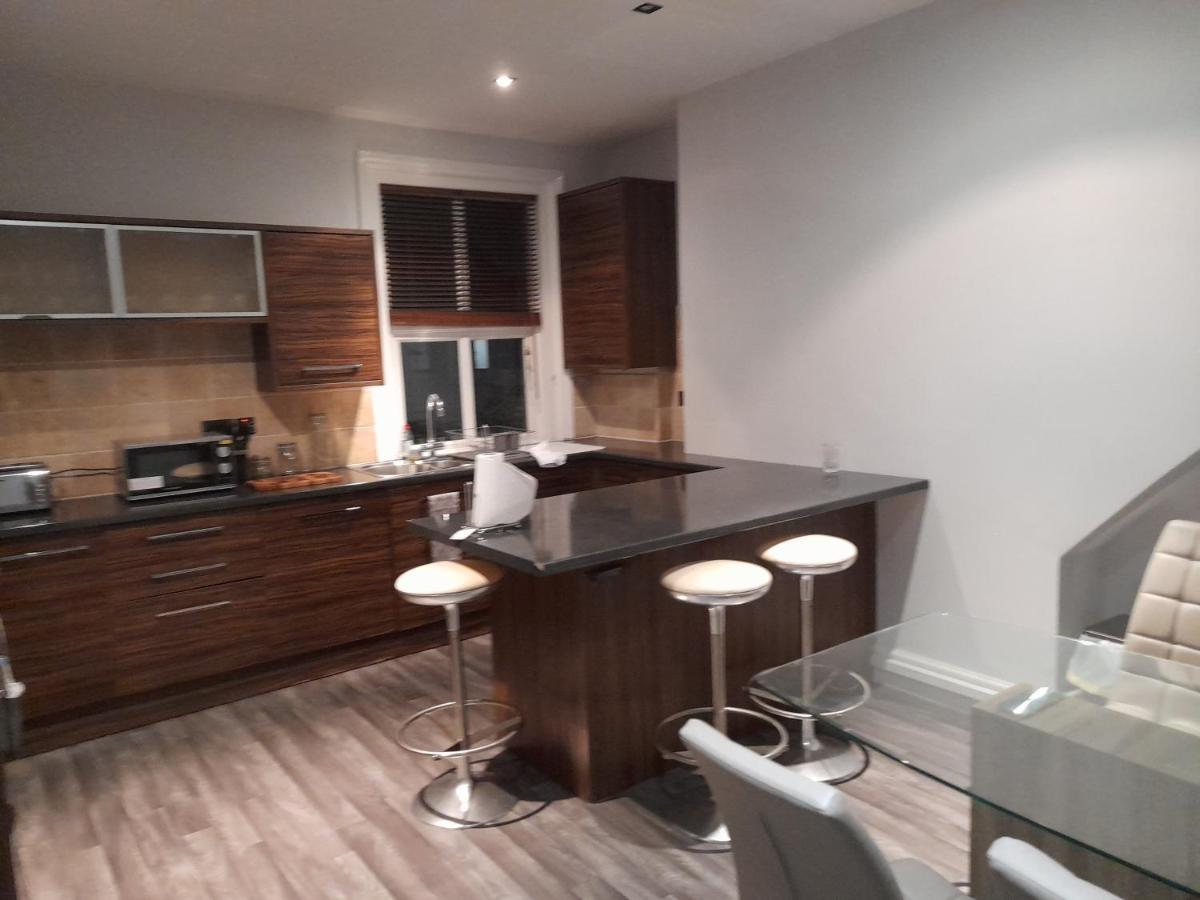Elegant Spacious 3 Bed- Sleeps 6 -Have A Glamorous Getaway Гейл Екстер'єр фото