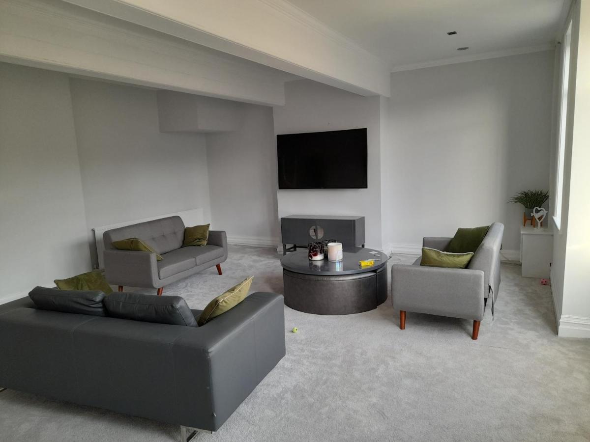 Elegant Spacious 3 Bed- Sleeps 6 -Have A Glamorous Getaway Гейл Екстер'єр фото
